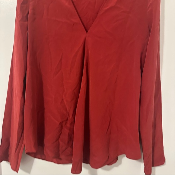 Charli Rust Red 100% Silk V-neck Flowy Blouse Size 4 Women’s - Picture 3 of 9